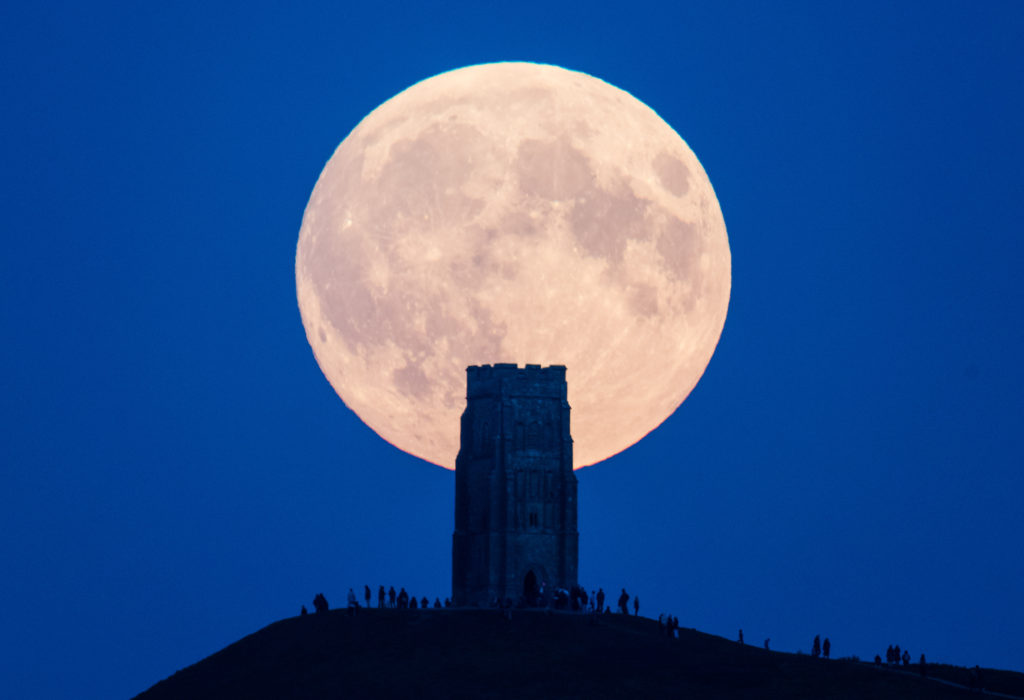 UAE Biggest Supermoon of the year to appear today My Love UAE